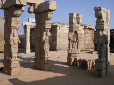 Колоны в Храме в Лепакши